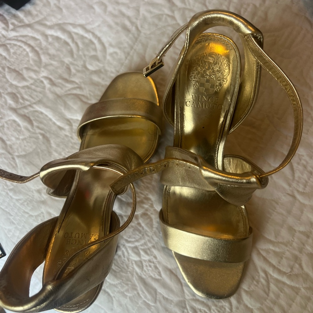 Vince camuto women sandles